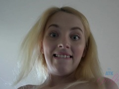 Enthousiasteling, Pijpbeurt, Sperma in mond, Daddy, Voetbeurt, Vriendin, Gezichtspunt, Roken