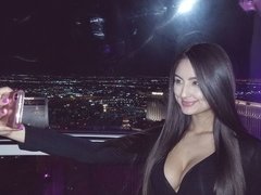 お尻, デカパイ, イマラチオ, 指いじり, 毛深い, 手コキする, ハメ撮り, ストリッピング