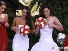 Lamer culo, Morena, Engañando, Rostro sentado, Tetas naturales, Al aire libre, Boda, Esposa