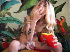 Enthousiasteling, Blond, Italiaans, Meesteres, Naakt, Naakt, Gezichtspunt, Tieten likken