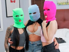 Blasen, Braunhaarige, Hundestellung, Gruppe, Handjob, Orgie, Jungendliche (18+), Titten