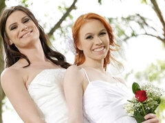 Gros cul, Lesbienne, Mère que j'aimerais baiser, Chatte, Rousse roux, Jarretelles, Strapon, Jouets