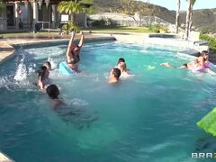 Spring break orgy party - Brazzers