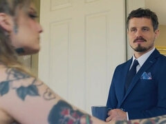 In den arsch, Betrug, Gehörnter ehemann, Kehlenfick, Doppelpenetration, Fingern, Rau, Tätowierung