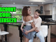 18 ans, Pieds, Talons, Interracial, Lingerie, Seins naturels, Orgasme, Jupe