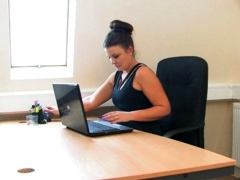 Britannique, Brunette brune, Plantureuse, Masturbation, Softcore, Solo, Webcam