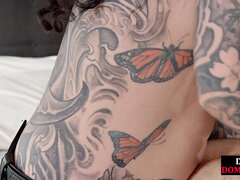 Fesselspiele, Kehlenfick, Domination, Weibliche domination, Fetisch, Herrin, Hintern versohlen, Strümpfe