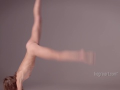 За кадром, Брюнетки, Гибкие, Француженки, Натуральные, Соски, Тощие, Сиськи