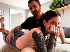 Blasen, Braunhaarige, Hundestellung, Handjob, Tätowierung, Jungendliche (18+), Titten, Nass