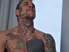 Anaal, Pijpbeurt, Vriendje, Man die toekijkt, Sperma shot, Voeten, Voeten fetish, Tatoeage
