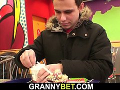 Gros seins, Sucer une bite, Femme couguar, Masturbation, Mature, Maman, Réalité, Belle mère