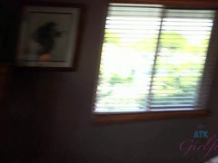 Leie, Füsse, Flashen, Freundin, Masturbation, Orgasmus, Im freien, Pov