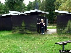 Schönheit, Blondine, Blasen, Geile alte tussi, Kehlenfick, Oma, Handjob, Reif