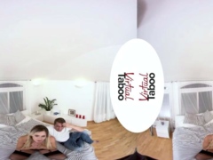 Sucer une bite, Plantureuse, Tromperie, Doigter, Pov, Adolescente
