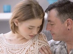 18 ans, Sucer une bite, Tchèque, Papa, Énorme, Mature, Adolescente, Nénés