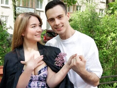 Gros cul, Gros seins, Sucer une bite, Plantureuse, En levrette, Séduite, Maigrichonne, Adolescente