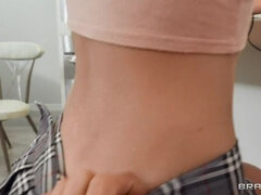 Américain, Blonde, Queue, En levrette, Faciale, Doigter, Cuisine, Seins naturels