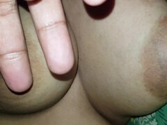 Tetona, Fetiche, Casero, Leche, Tetas naturales, Pezones, Pequeña, Tetas