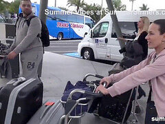 Amateur, Mamada, Penetracion con dedos, Grupo, Fiesta, Piscina, Coño