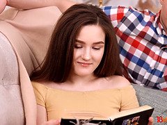 Sucer une bite, Doigter, Léchez, Chatte, Chevaucher, Rasée, Avaler, Adolescente