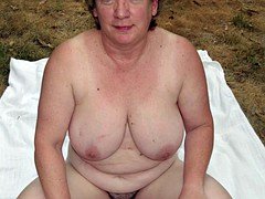 Enthousiasteling, Grote mammen, Harig, Rijpe lesbienne, Moeder die ik wil neuken, Naakt
