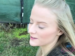 Enthousiasteling, Grote kont, Blond, Vriendin, Klein, Kut duiken, Geschoren, Tieten likken