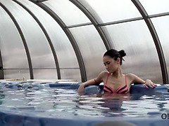 手コキする, Hd, なめる, 天然, 自然山雀, 小柄, プール, オッパイの