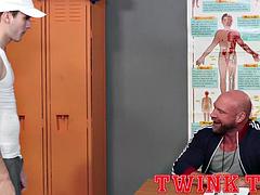 Lécher le cul, Grosse bite, Sucer une bite, Brunette brune, Jeux, Homosexuelle, Poilue, Muscle