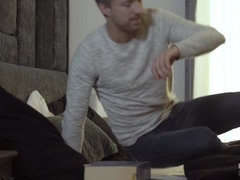 Sucer une bite, Brunette brune, Tir de sperme, Faciale, Lingerie, Softcore, Tatouage, Plan cul à trois