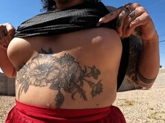 Cul, Brunette brune, Plantureuse, Grosse, Fait maison, Seins naturels, Tatouage, Nénés