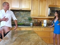 Culo, Pareja, Cocina, Tetas naturales, Fiesta, Chorro, Sorpresa, Adolescente