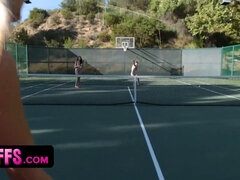 Nana, Hd, Lesbienne, Orgie, Fête, Fils, Adolescente, Plan cul à trois