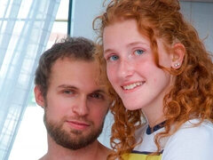 Amateur, Gros cul, Grosse bite, En levrette, Cuisine, Rousse roux, Maigrichonne, Suçant