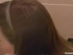 Leie, Grosse titten, Blondine, Braunhaarige, Fingern, Natürlichen titten, Vibrator, Nass