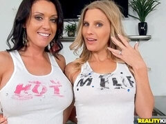 18, デカ尻, デカパイ, キス, オナニー, オマンコ, 剃毛, ストリッピング