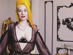 Блондинки, Большие дырки, Ласковые ручки, Милф, Натуральные сиськи, Обувь, Соло, Тату