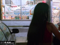 Grosse bite, Sucer une bite, Brunette brune, Queue, Énorme, Interracial, Léchez, Homme homme femme