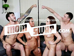 За кулисами, Большой член, Грудастые, Милф, Стриптиз