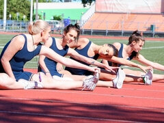Grosser arsch, Lesbisch, Muschi, Rasiert, Dürr, Entkleiden, Jungendliche (18+), Titten