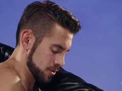 Анальный секс, Минет, Брюнетки, Затыкание рта, Секс без цензуры, Натуральные сиськи, Трансы, Короткая стрижка