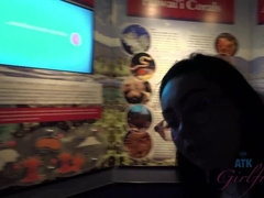 Enthousiasteling, Strand, Bruinharig, Auto, Vingeren, Vriendin, Masturbatie, Bekijker