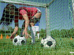 Amateur, Sucer une bite, Brunette brune, Souple, Hard, Seins naturels, De plein air, Adolescente