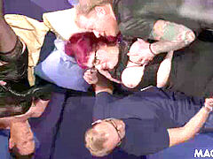 Минет, В клубе, Семяизвержение, Немки, Домохозяйки, Белье, Зрелые, Милф