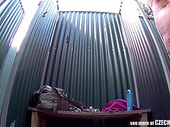 Enthousiasteling, Rondborstig, Rijpe lesbienne, Openbaar, Realiteit, Douche, Alleen, Bekijker