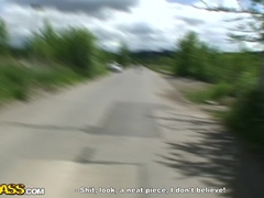 Sporty girl fucked in the park