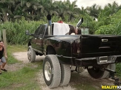 Corridas faciales, Atragantadas, Tetas naturales, Perforación, Coño, Tatuaje, Adolescente, Tetas