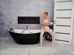 Жопа, Большие сиськи, Блондинки, Сидя на лице, Лесбиянка, Лизание, Киски, Бритые