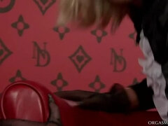 Blondine, Braunhaarige, Dildo, Fingern, Spiele, Lesbisch, Strümpfe, Spielzeuge