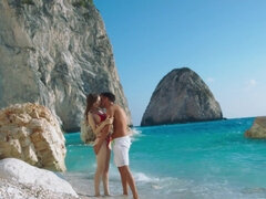 Petit ami, Brunette brune, Tromperie, En levrette, Faciale, Rasée, Maigrichonne, Nénés