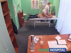 Blondine, Blasen, Spermaladung, Handjob, Krankenschwester, Realität, Reiten, Strümpfe
